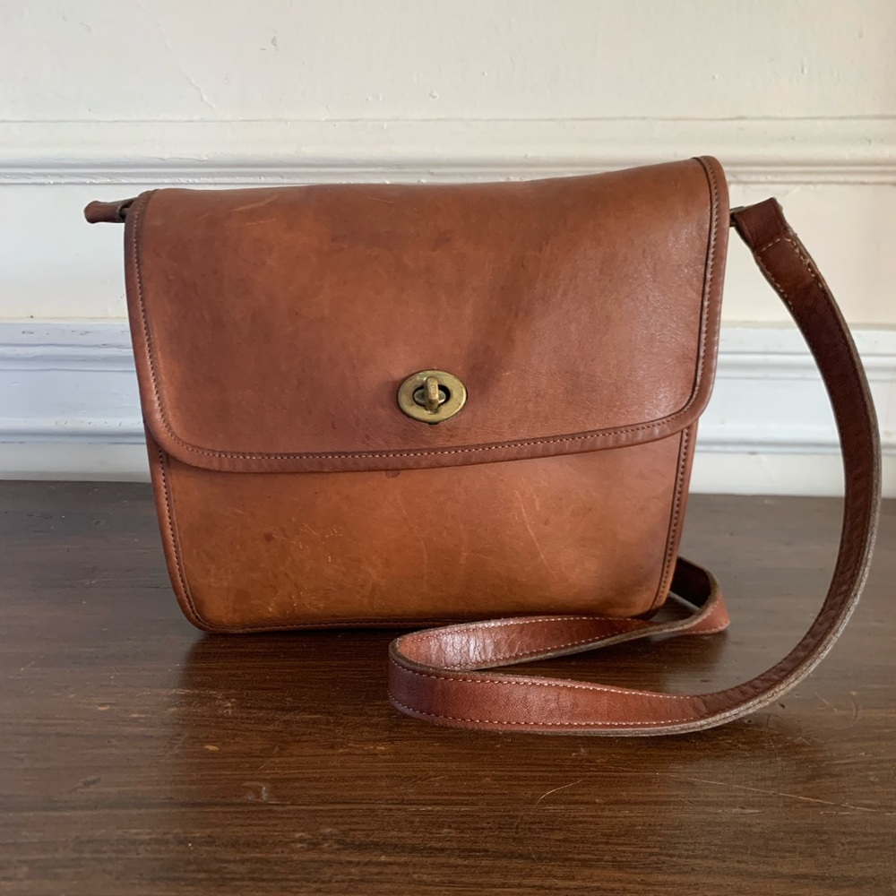 Vintage Laura USA Leather Turnlock Crossbody Purse